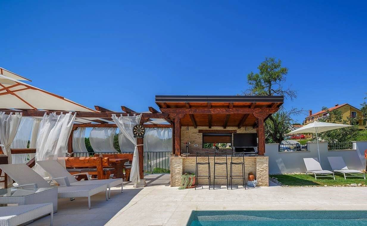 Gloria Vita - Villa mit privatem Pool und Innen-Whirlpool in Općina Brtonigla, Umag und Umgebung