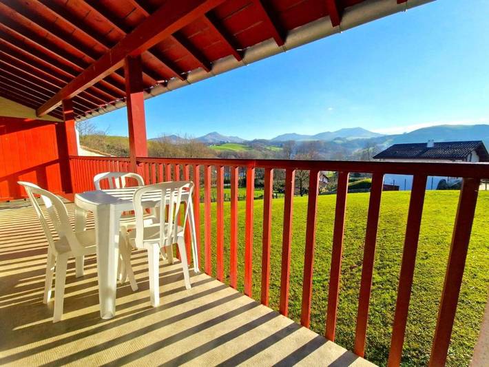Appartement de vacances pour 4 personnes, avec Balcon et Terrasse ainsi que Piscine et Vue