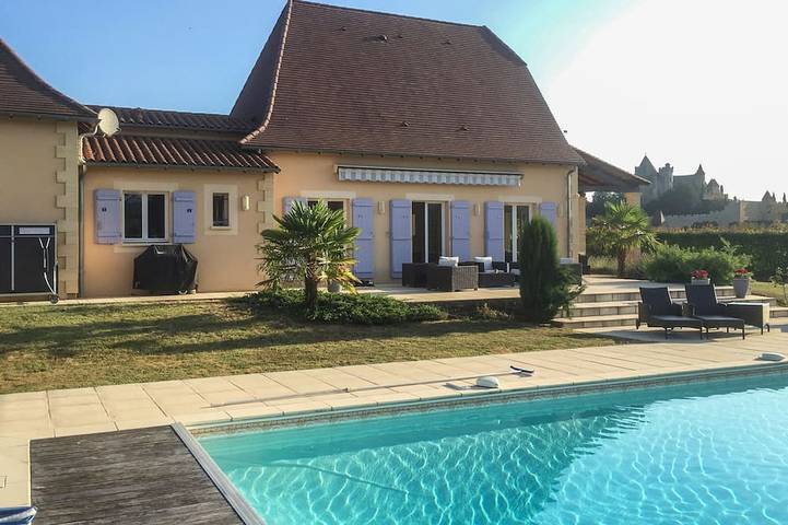 Ferienhaus für 8 Personen, mit Garten und Whirlpool in Domme