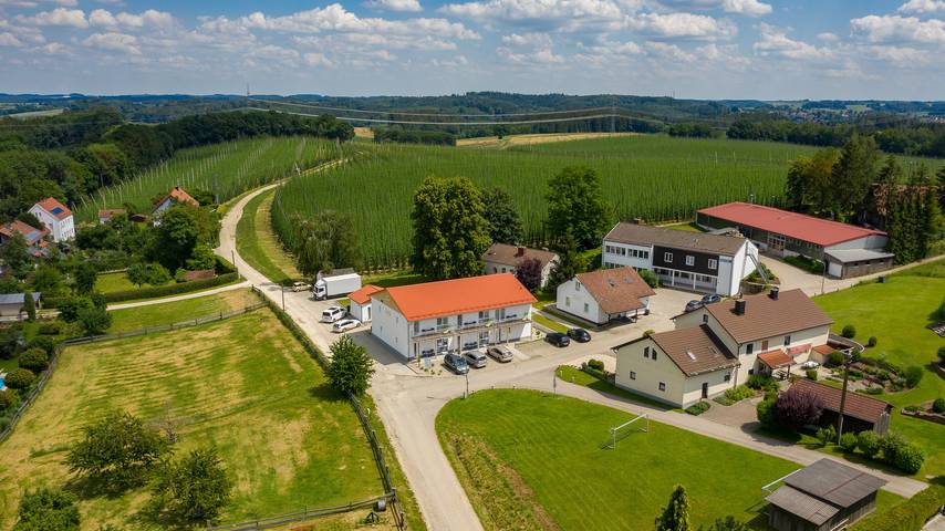 Ganze Wohnung, Holledau Apartments Familie Gmeineder - Apartment mit Terrasse im Hauptgebäude in Au in der Hallertau, Hopfenland Hallertau