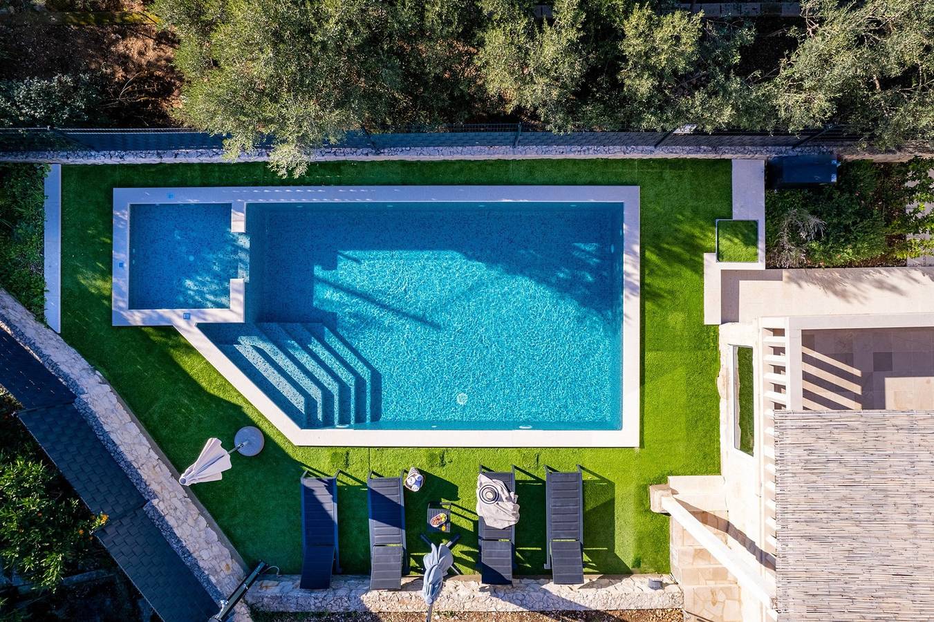 Villa Moreta with heated pool, Sauna, Hot-tub in Okrug Gornji, Čiovo