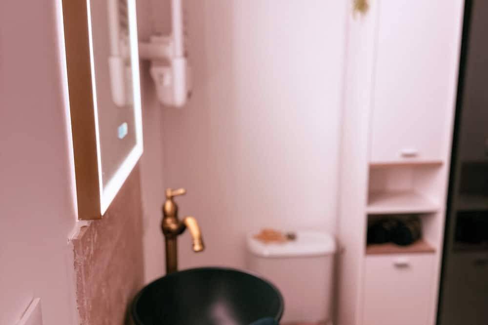 Ganze Wohnung, César Room - Antique apartment 2-3 pers, private parking, near center and train station in Obernai, Region Sélestat-Erstein