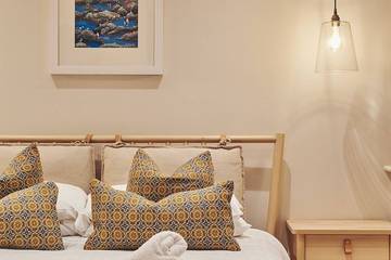 Glamping for 6 People in Swansea region, Photo 2