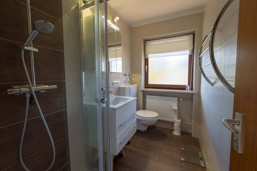 Ganze Wohnung, 4 Sterne Fewo, ideal gelegen am Ortsrand mit Zugang zu Winter-/Sommersport in Reit im Winkl, Bayerische Alpen