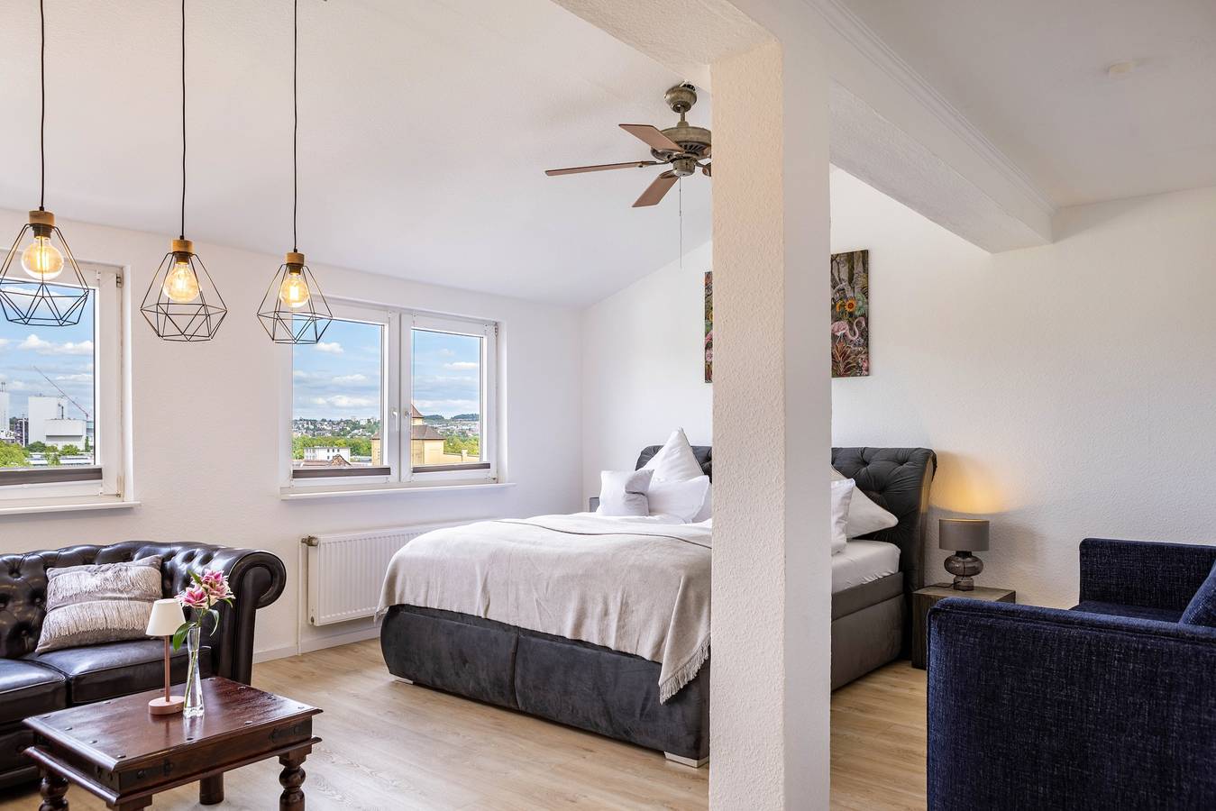 Ganze Wohnung, Ferienwohnung 'Grimms Suite' mit Balkon, Wi-Fi und Klimaanlage in Kassel, Hessisches Bergland