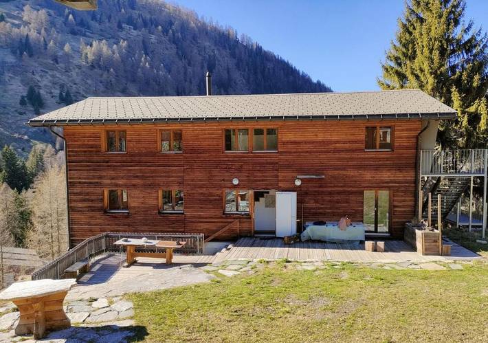 Hotel für 4 Personen, mit Terrasse und Garten sowie Ausblick in Binn