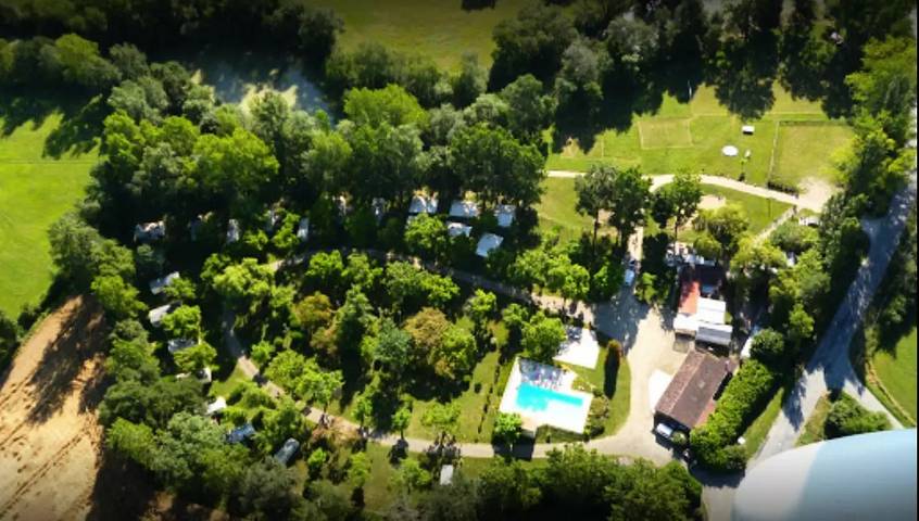 Camping pour 4 personnes, avec piscine et terrasse, animaux acceptés dans le Lot-et-Garonne - 2