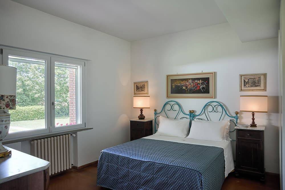 English villa in the heart of Tuscany, elegance and quiet between nature and charm top in Monticiano, Siena Provinz