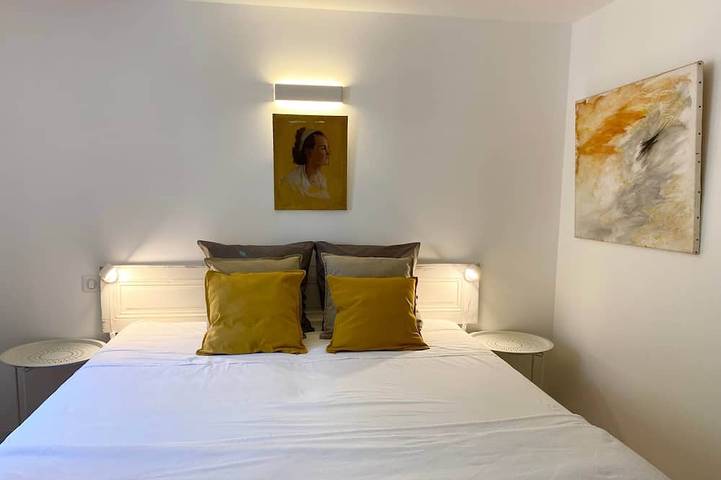 Gîte pour 2 personnes, avec terrasse ainsi que piscine et jardin, animaux acceptés à Saint-Maximin (Nimes) - 4