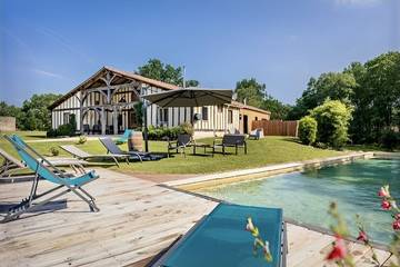 Gîte pour 8 personnes, avec piscine et jacuzzi ainsi que jardin et terrasse à Masquières