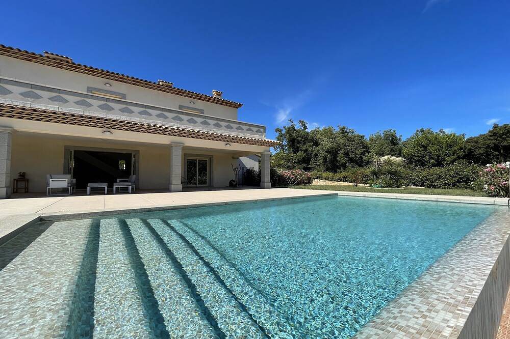 New country house with for 8 people 5 min from the Village in Saint-Cézaire-sur-Siagne, Mediterranean Coast (France)