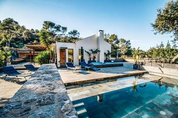 Villa pour 6 personnes, avec vue ainsi que jardin et piscine à Six-Fours-les-Plages