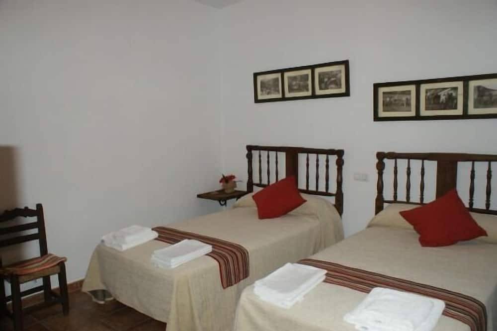 Tío Emilio Rural House for 15 people in Bienservida, Sierra de Alcaraz