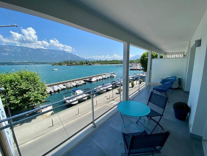 Gîte pour 2 personnes, avec vue ainsi que terrasse et vue sur le lac à Le Bourget-du-Lac - 3