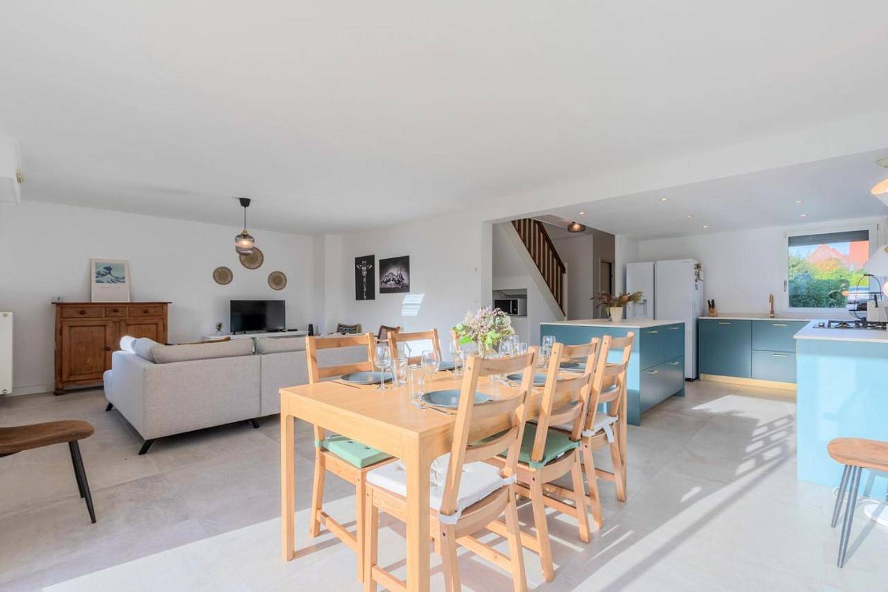 Beautiful 4 bedroom house with parking and garden in Wasquehal, Région de Lille