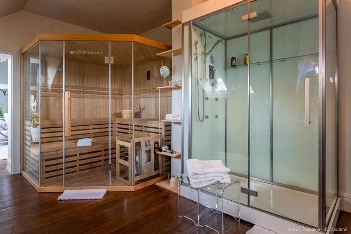 Maison d’hôte pour 20 personnes, avec jardin ainsi que jacuzzi et sauna en Indre-et-Loire - 2