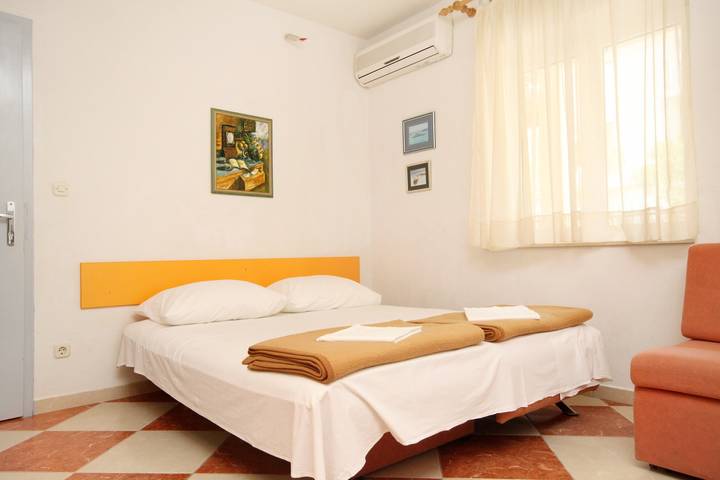 Apartament wakacyjny dla 3 osób, z balkon/ taras w Promajna