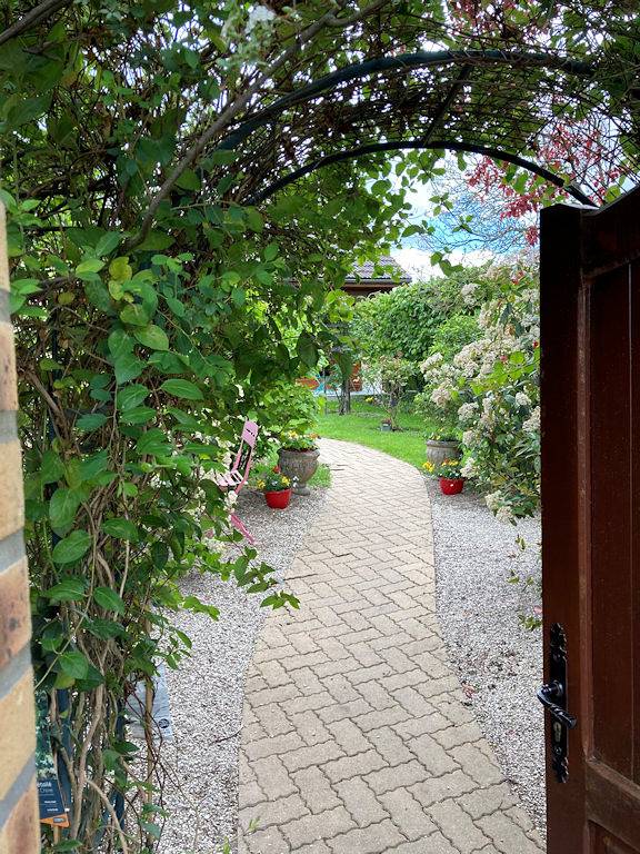 Chambre d’hôte pour 2 personnes, avec jardin dans l' Aube - 2