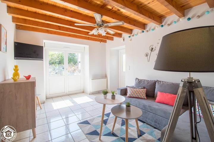 Gîte pour 4 personnes, avec jardin, animaux acceptés à Saint-Sauves-d'Auvergne - 2