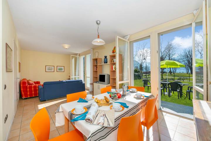 Ferienhaus für 8 Personen, mit Balkon und Terrasse sowie Kinderpool und Seeblick in Gemeinde Porlezza - 4