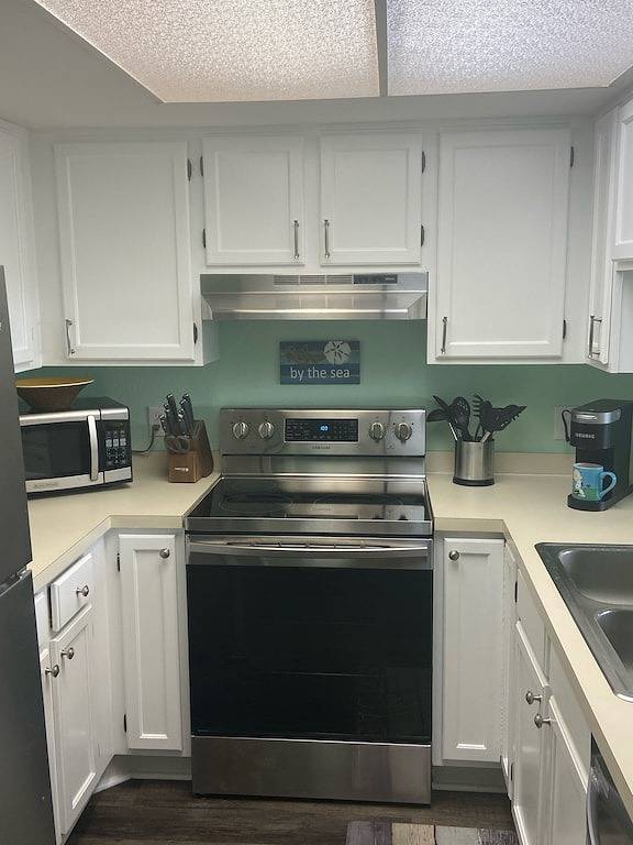 Ganze Wohnung, #1 Vrbo Rated Surf City Condo! 1 min walk to Beach & Pool! 1 Bedroom + Bunks 😃 in Topsail Island