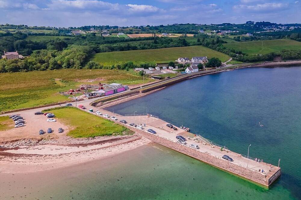 Charming 3-bedroom house in soothing Mountcharles for your getaway.Close to all! in Tantallon ED, Donegal