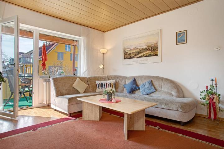Ganze Wohnung, Ferienwohnung 'Helbig' mit Privatterrasse, Gemeinschaftsgarten und Wi-Fi in Friedrichshafen, Region Bodensee-Oberschwaben