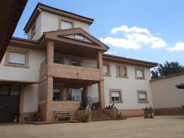 Chalet para 18 personas, con piscina además de jardín y vistas, Se admiten mascotas en Provincia de Ciudad Real