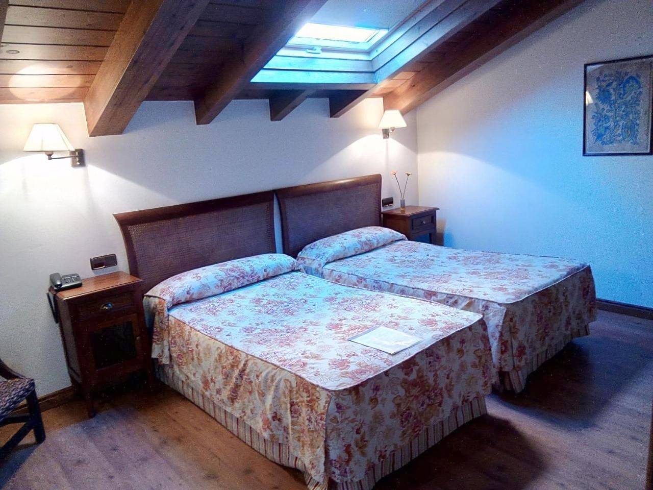 Basic Triple Room in Posada de Llanes, Llanes