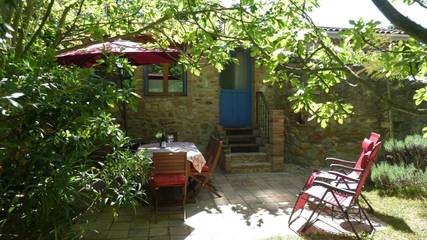 Gîte pour 3 personnes, avec piscine et jardin à Saint-Julien-de-Cassagnas