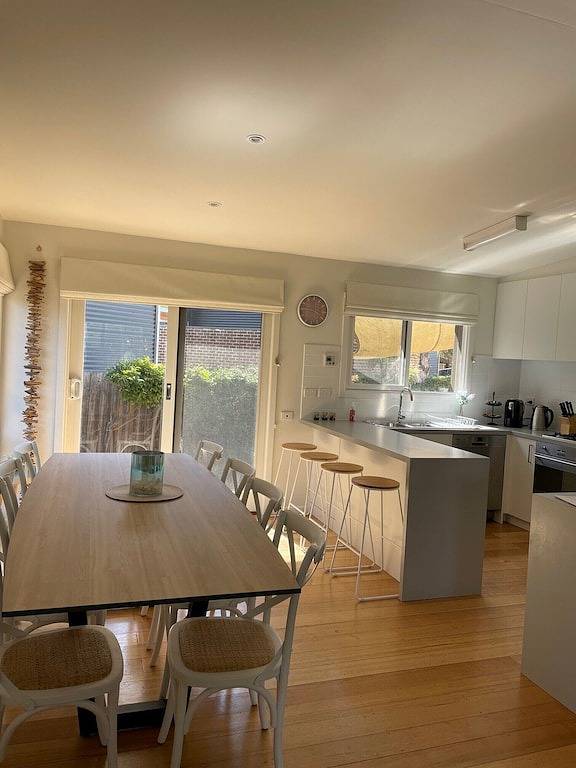 Holiday home for 14 people, with garden in Great Ocean Road