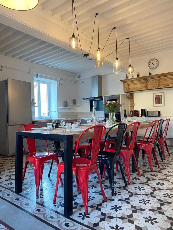 Location de vacances pour 11 personnes, avec vue et jardin, animaux acceptés à Saint-Étienne-des-Oullières - 2