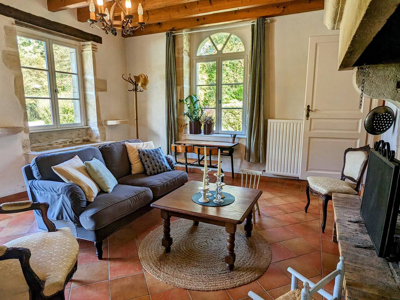 Peaceful Forest House with Pool and Pets Allowed in Gray, Haute-Saône