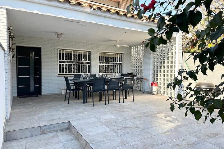 Chalet pour 8 personnes, avec piscine et jardin à Cambrils