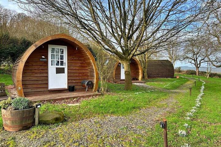 Glamping for 2 people, with garden, with pets in Herefordshire