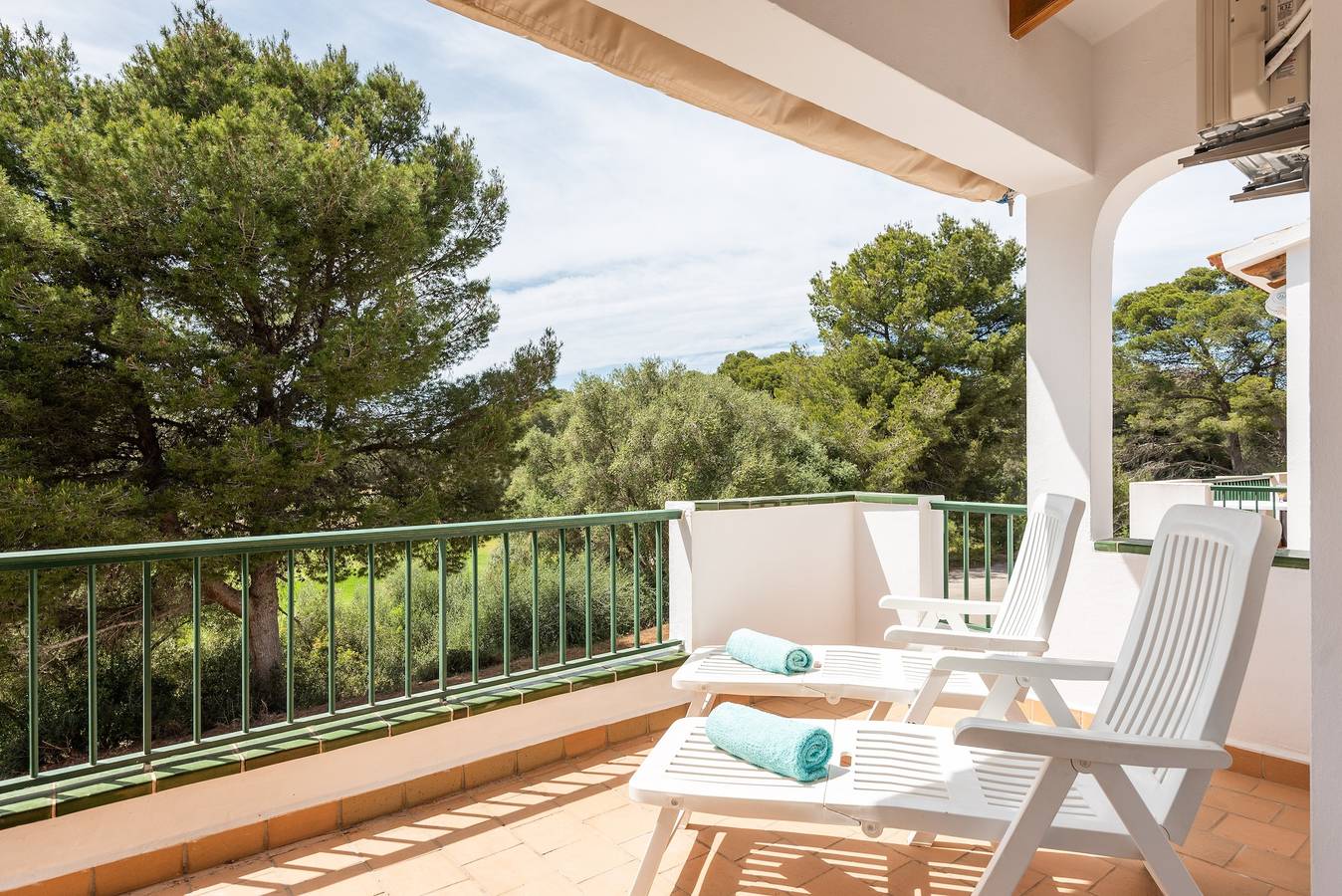 Apartamento Dos Geckos: piscina compartida, Wi-Fi y aire acondicionado in Son Parc, Es Mercadal
