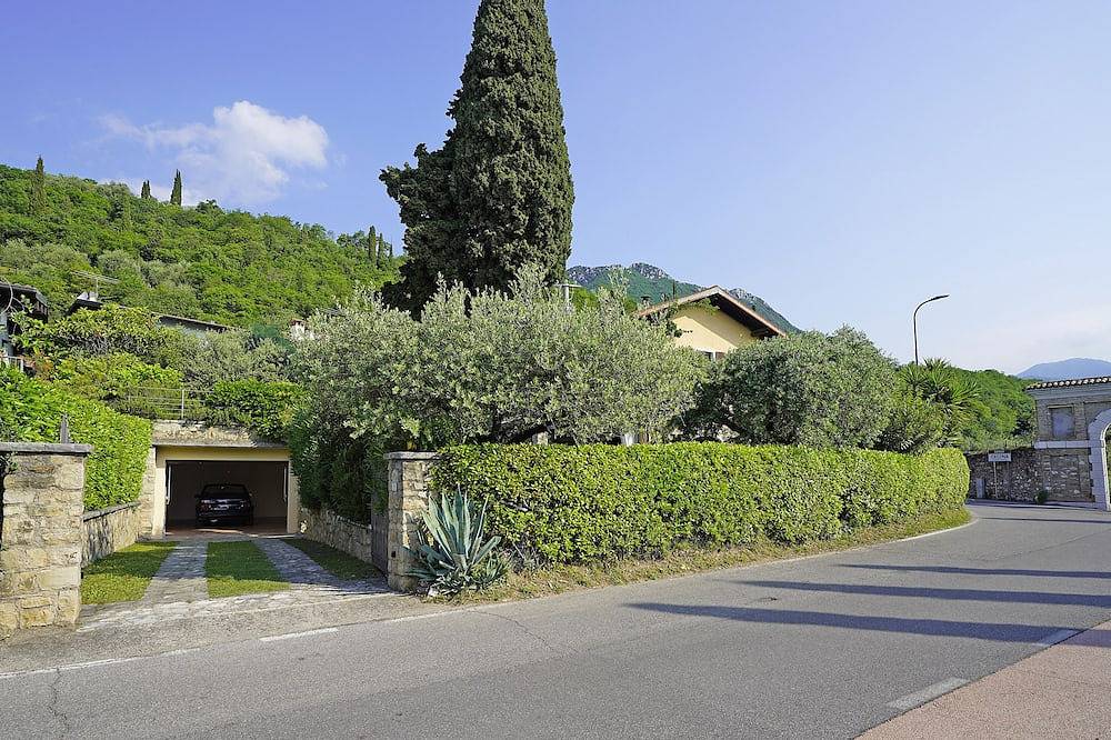Villa Bouganville in Toscolano-Maderno, Gardasee-Berge