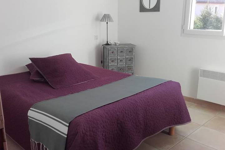 Location de vacances pour 8 personnes, avec terrasse à Sainte-Anastasie-sur-Issole - 3