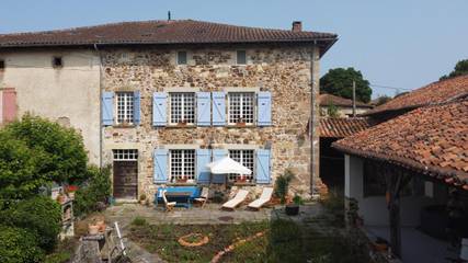 Chambre d’hôte pour 2 personnes, avec terrasse ainsi que jardin et jacuzzi à Lésignac-Durand