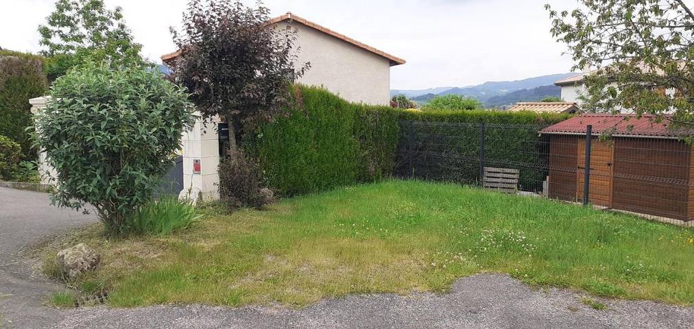 Gîte pour 2 personnes, avec jardin ainsi que vue et terrasse dans Chauffailles - 4