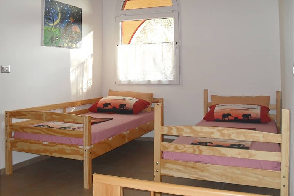 Appartamento intero, Riposo e relax! Terreno Ro-Bi-Li-Apartment Per famiglie fino a 9 pers. in Cutrofiano, Provincia di Lecce