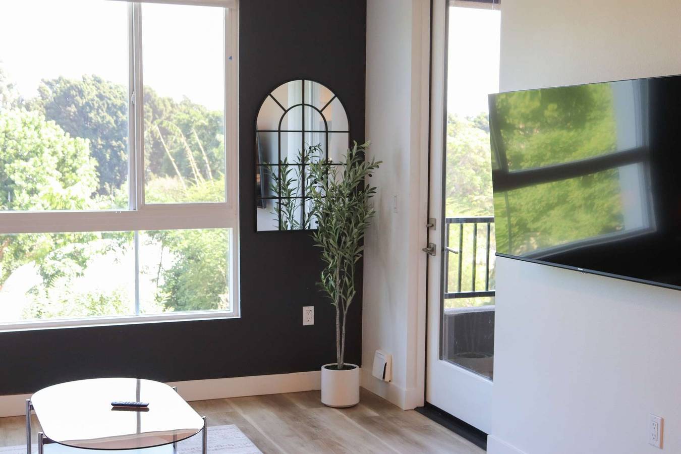 Apartamento entero, Bright   Cozy Getaway with Pool Free Parking 10 mins Disneyland in Santa Ana (california), Condado de Orange