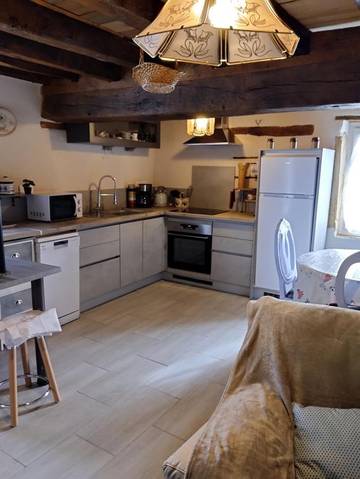 Gîte pour 4 personnes, avec vue ainsi que piscine et jardin à Pouilly-sous-Charlieu