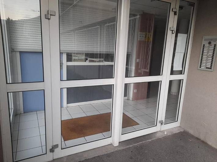 Gîte pour 2 personnes, avec balcon ainsi que jacuzzi et piscine à Échirolles - 4