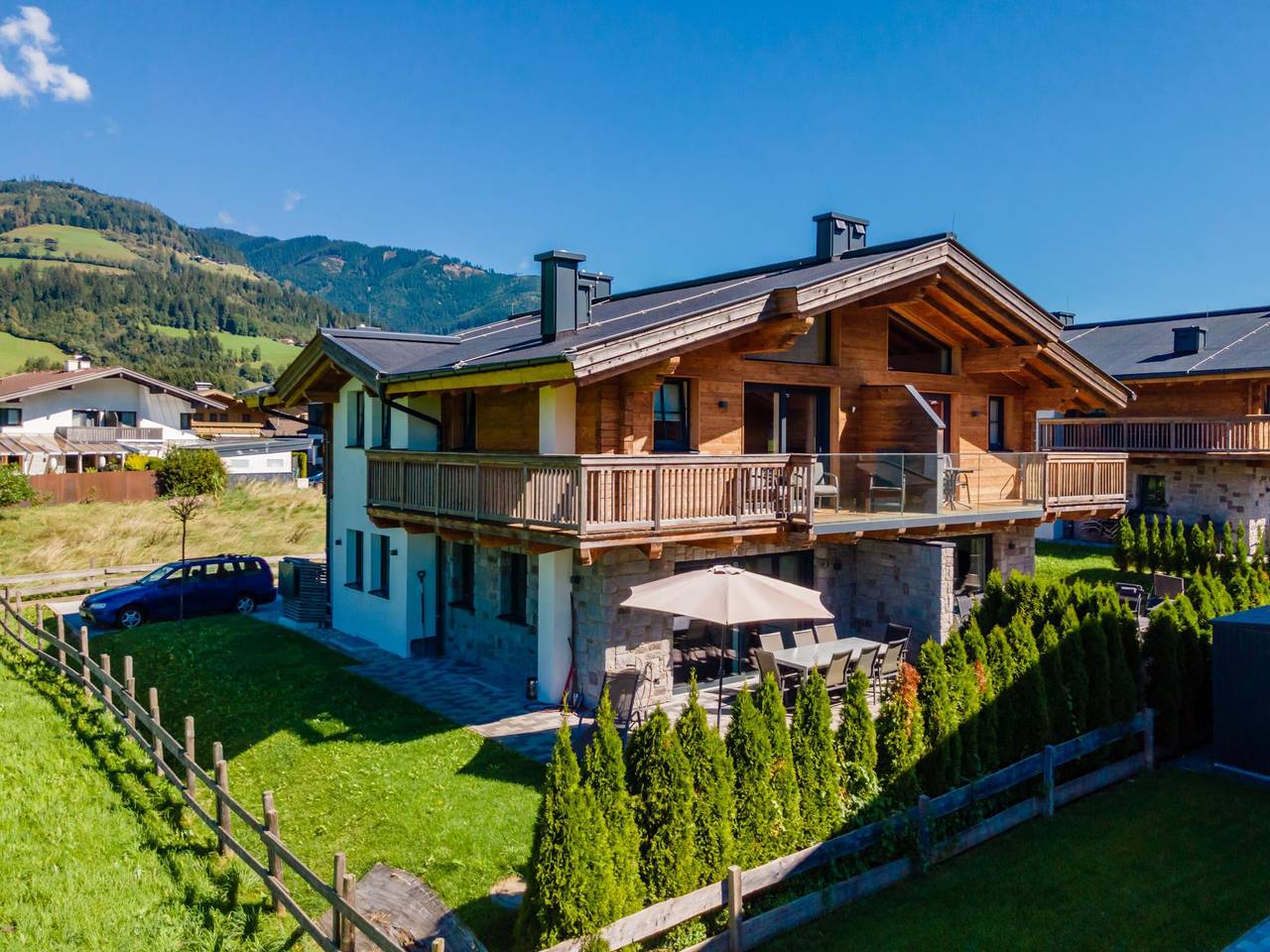 Lodge mit Terrasse, Garten & schöner Sauna in Niedernsill, Pinzgau