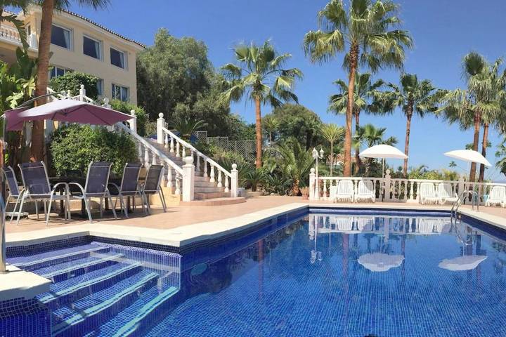 Villa pour 16 personnes, avec piscine ainsi que jardin et vue à Torremolinos - 2