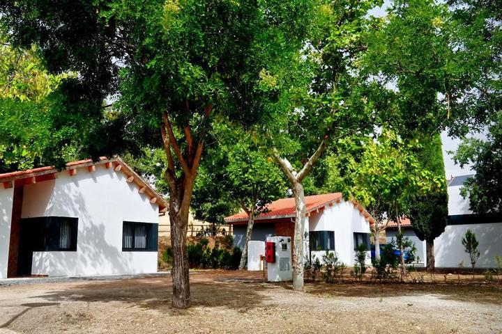 Location de vacances pour 4 personnes, avec terrasse ainsi que jardin et piscine à Fuente Obejuna
