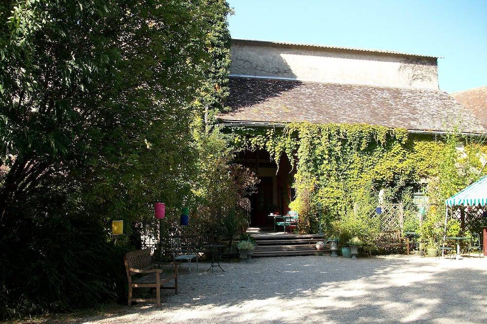 Le Manoir de Saint Piat in Saint-Piat, Région de Chartres