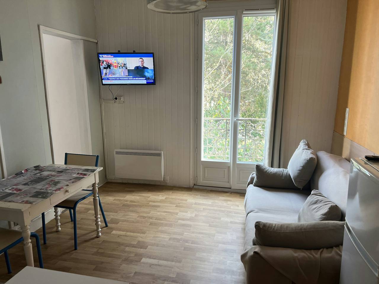 Apartamento entero, Apartamento acogedor en Néris-les-Bains - 30 m² - Parking in Néris-les-Bains, Región de Montluçon