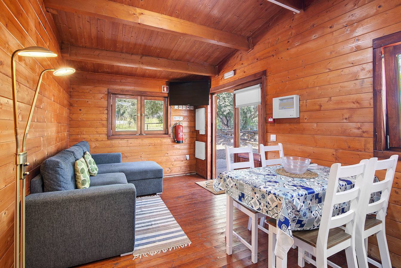 Bungalow „4“ mit Gemeinschaftspool, Wlan und Klimaanlage in Altura, Parque Natural da Ria Formosa